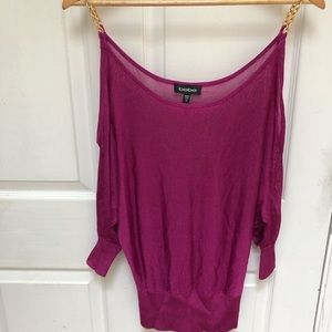 Slit sleeve with chain strap Bebe top